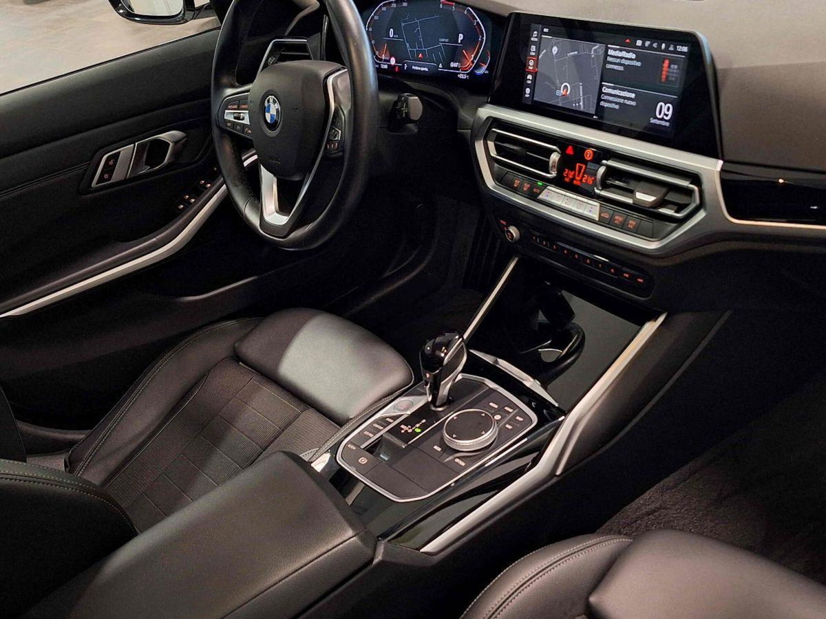 BMW Serie 3 Touring 320d 48V xDrive  Msport (17)