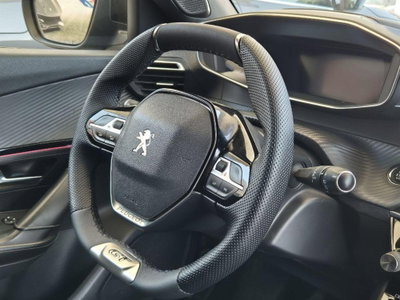 Peugeot 2008 BlueHDi 110 S&S GT (10)
