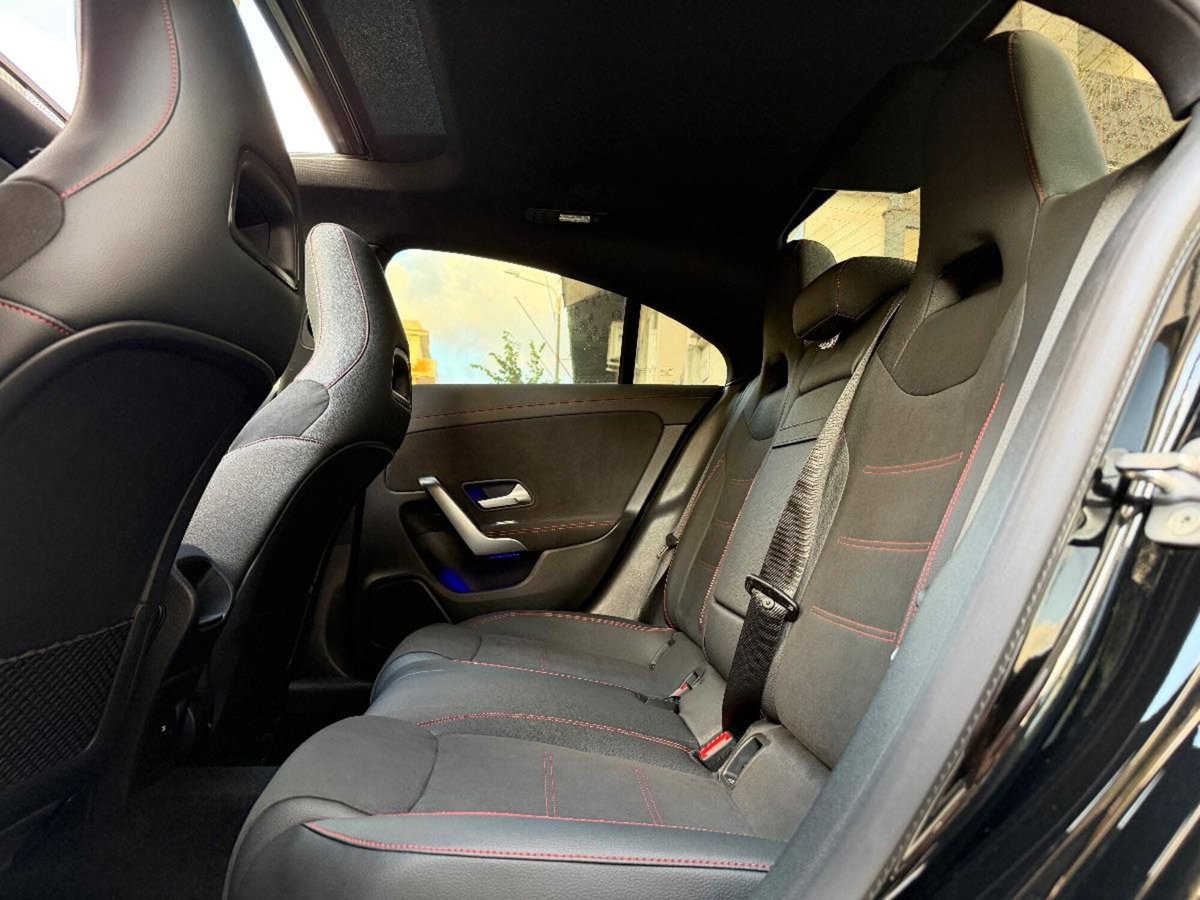 Mercedes-Benz CLA 200 d Automatic Premium (16)