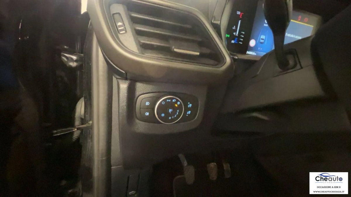Ford Tourneo Courier 1.0 EcoBoost 100 CV Titanium (14)