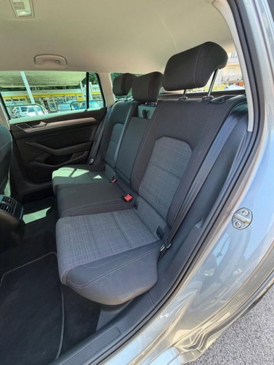 Volkswagen Passat Variant 1.6 TDI SCR DSG Business BMT (19)