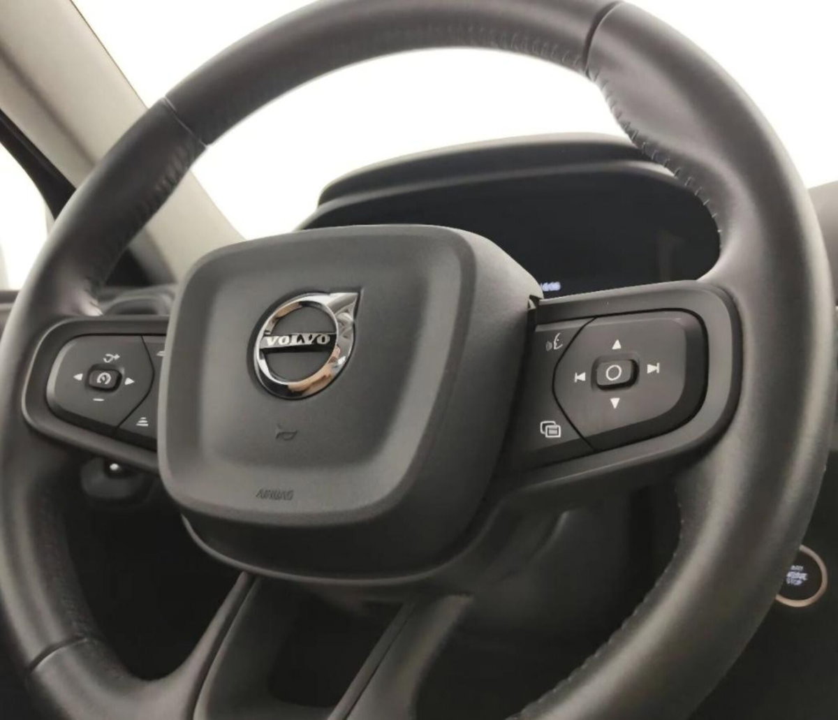 Volvo XC40 T2 Momentum Core (12)