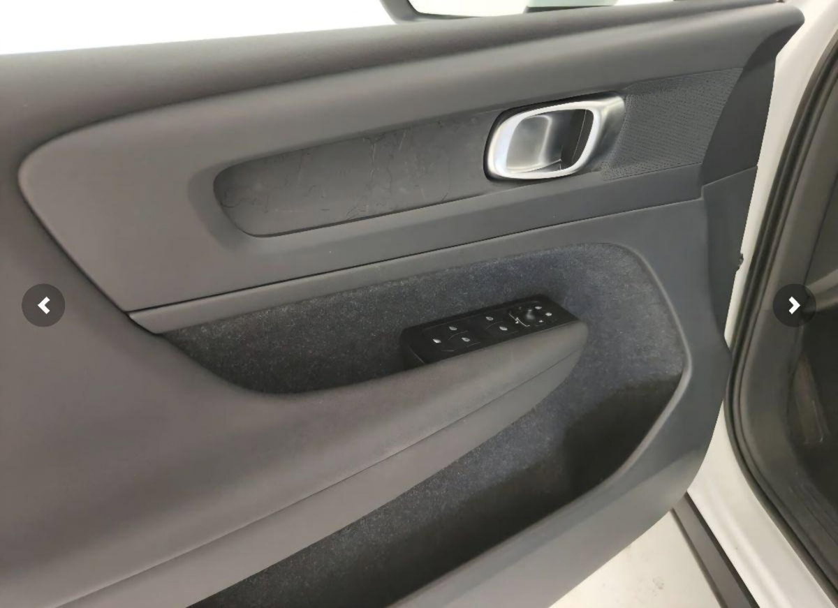 Volvo XC40 T2 Momentum Core (13)