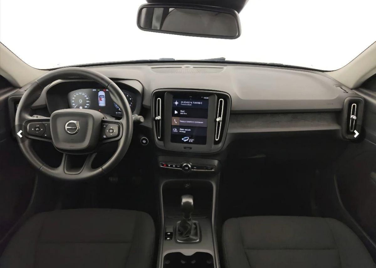 Volvo XC40 T2 Momentum Core (4)