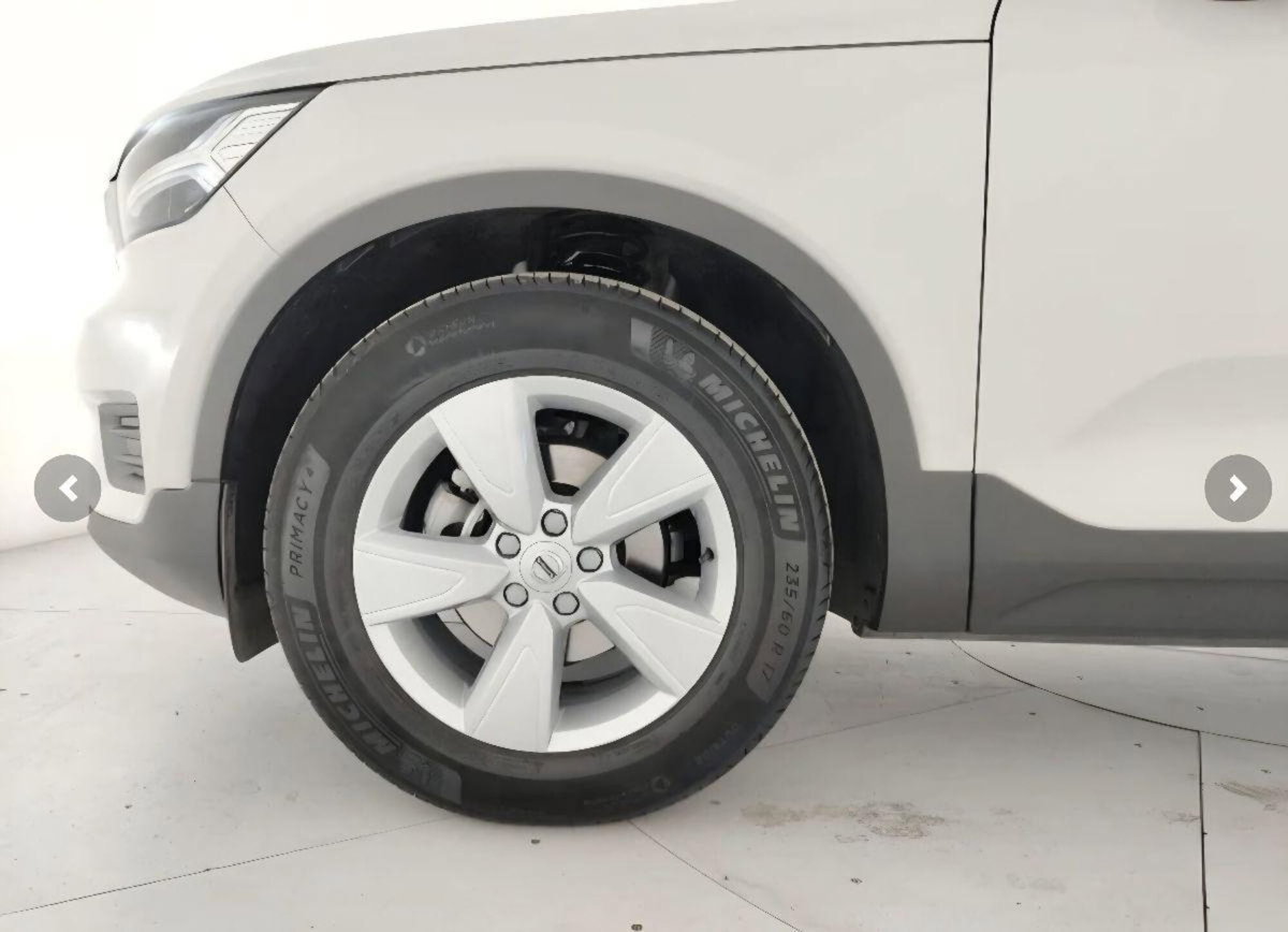 Volvo XC40 T2 Momentum Core (9)