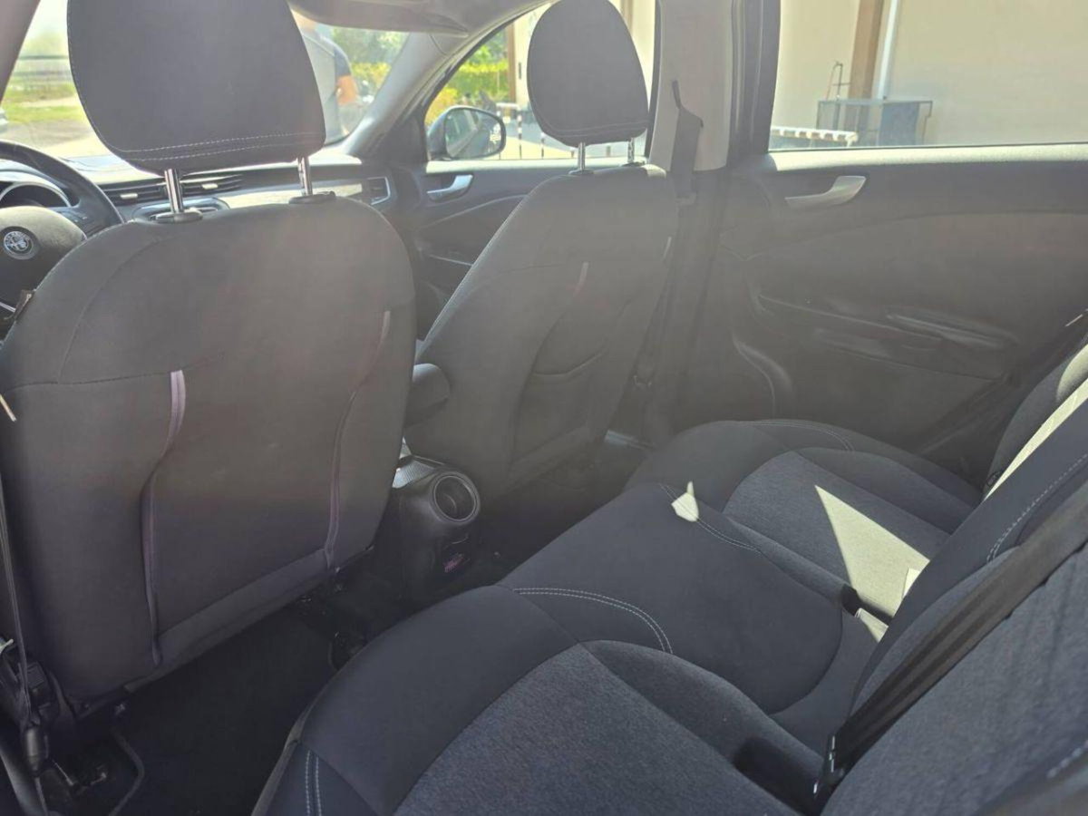 Alfa Romeo Giulietta 1.4 Turbo Super Gpl 120cv (12)