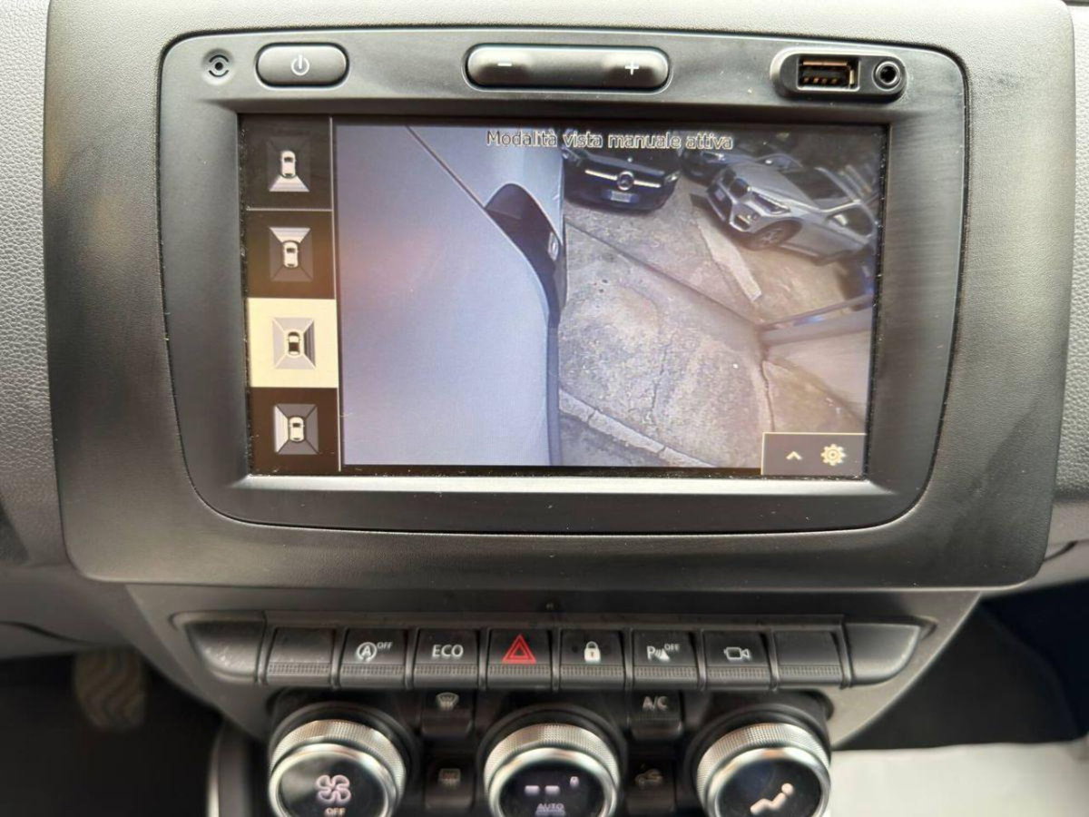 Dacia Duster 1.5 Blue dCi 8V 115 CV 4x2 15th Anniversary (16)