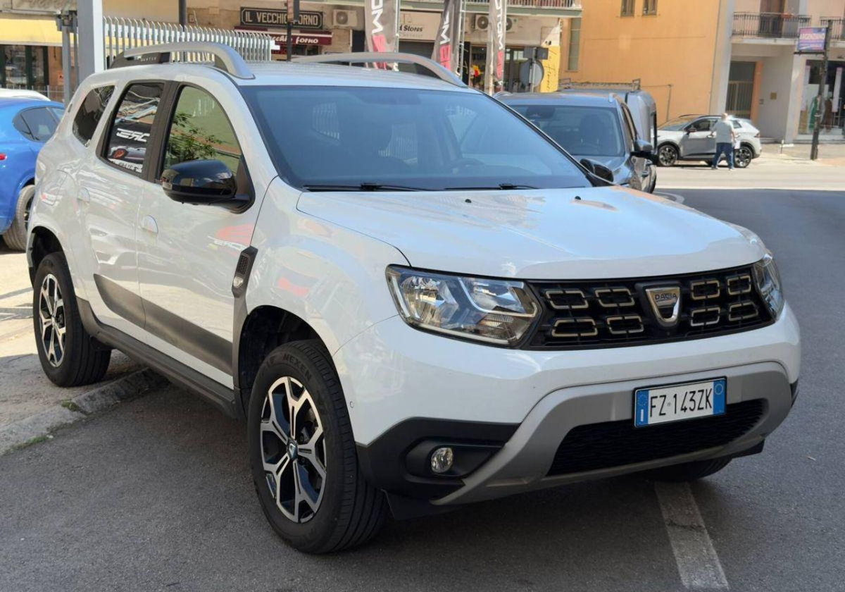 Dacia Duster 1.5 Blue dCi 8V 115 CV 4x2 15th Anniversary (4)