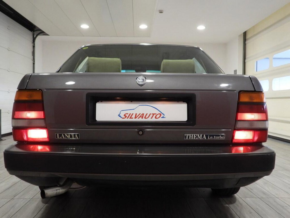 Lancia Thema i.e. turbo (14)