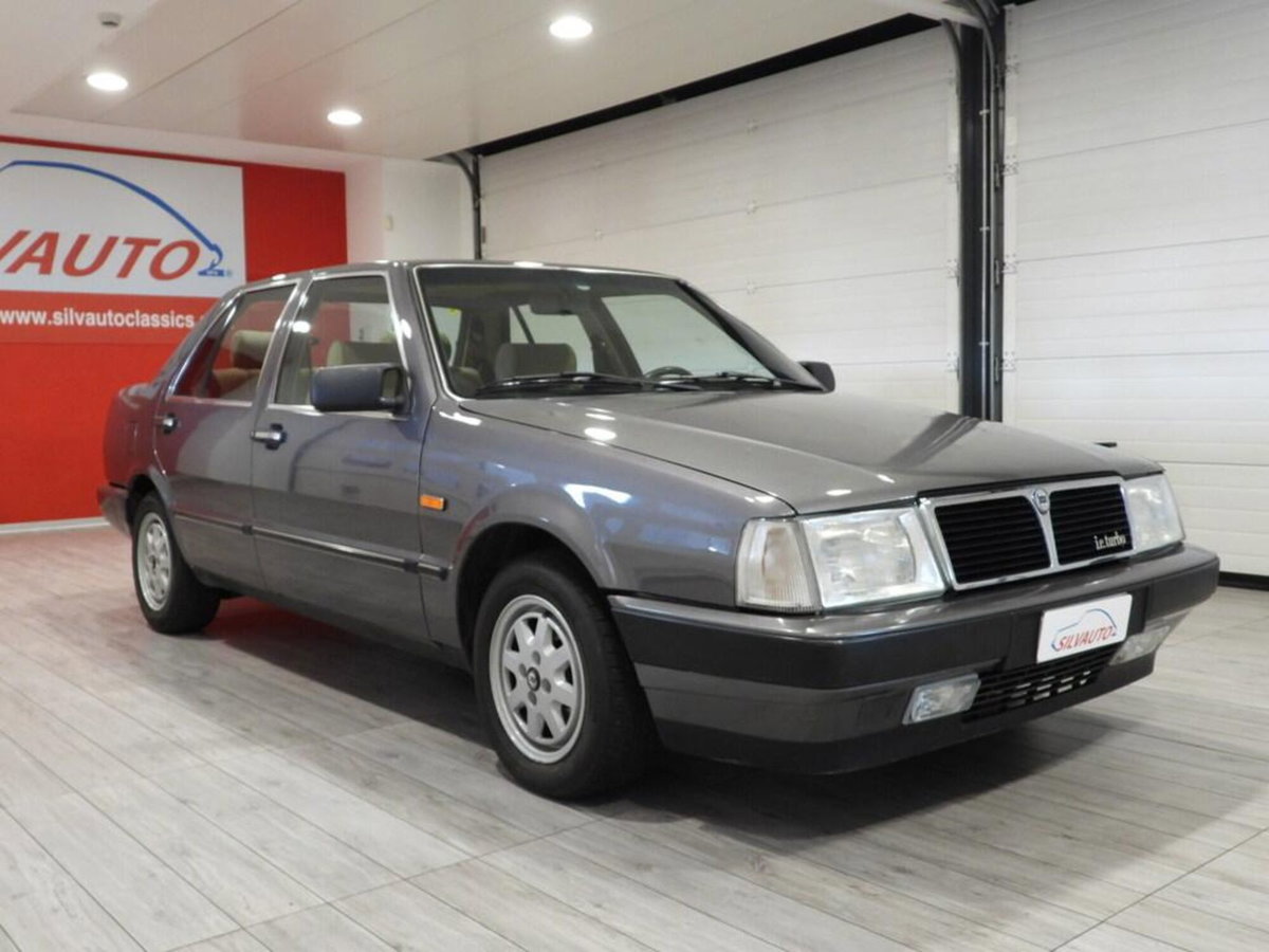 Lancia Thema i.e. turbo (3)