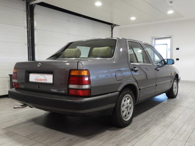 Lancia Thema i.e. turbo (4)
