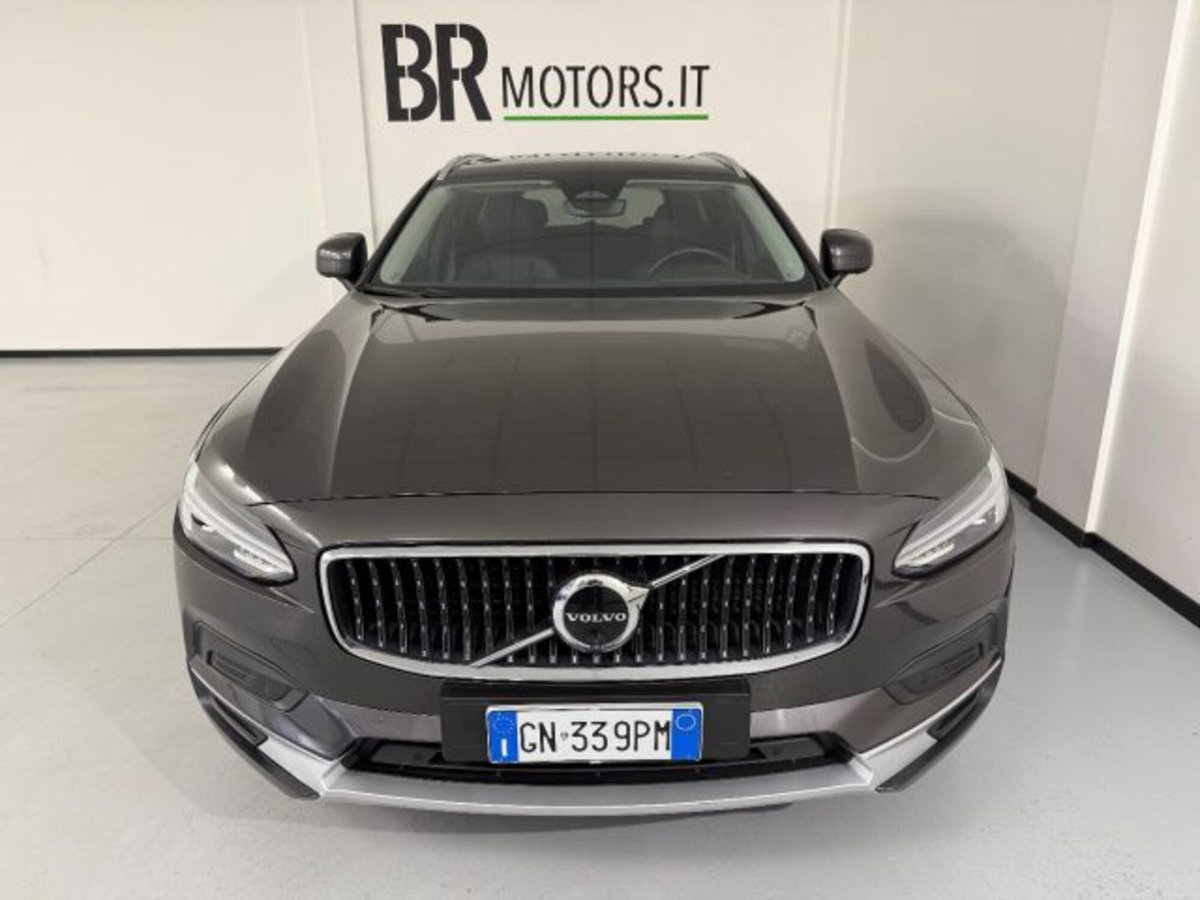 Volvo V90 Cross Country 2.0 b4 Ultimate awd auto (2)