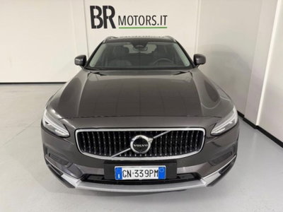 Volvo V90 Cross Country 2.0 b4 Ultimate awd auto (2)