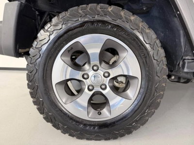 Jeep Wrangler Unlimited 2.8 CRD DPF Sahara Auto (10)