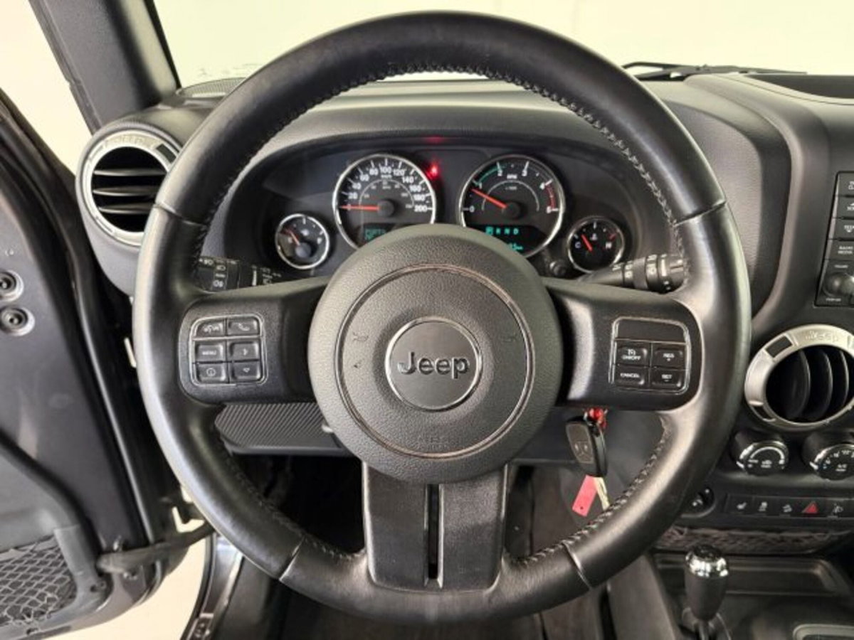Jeep Wrangler Unlimited 2.8 CRD DPF Sahara Auto (12)