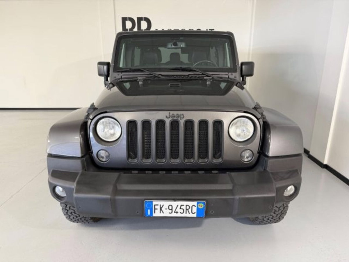Jeep Wrangler Unlimited 2.8 CRD DPF Sahara Auto (2)