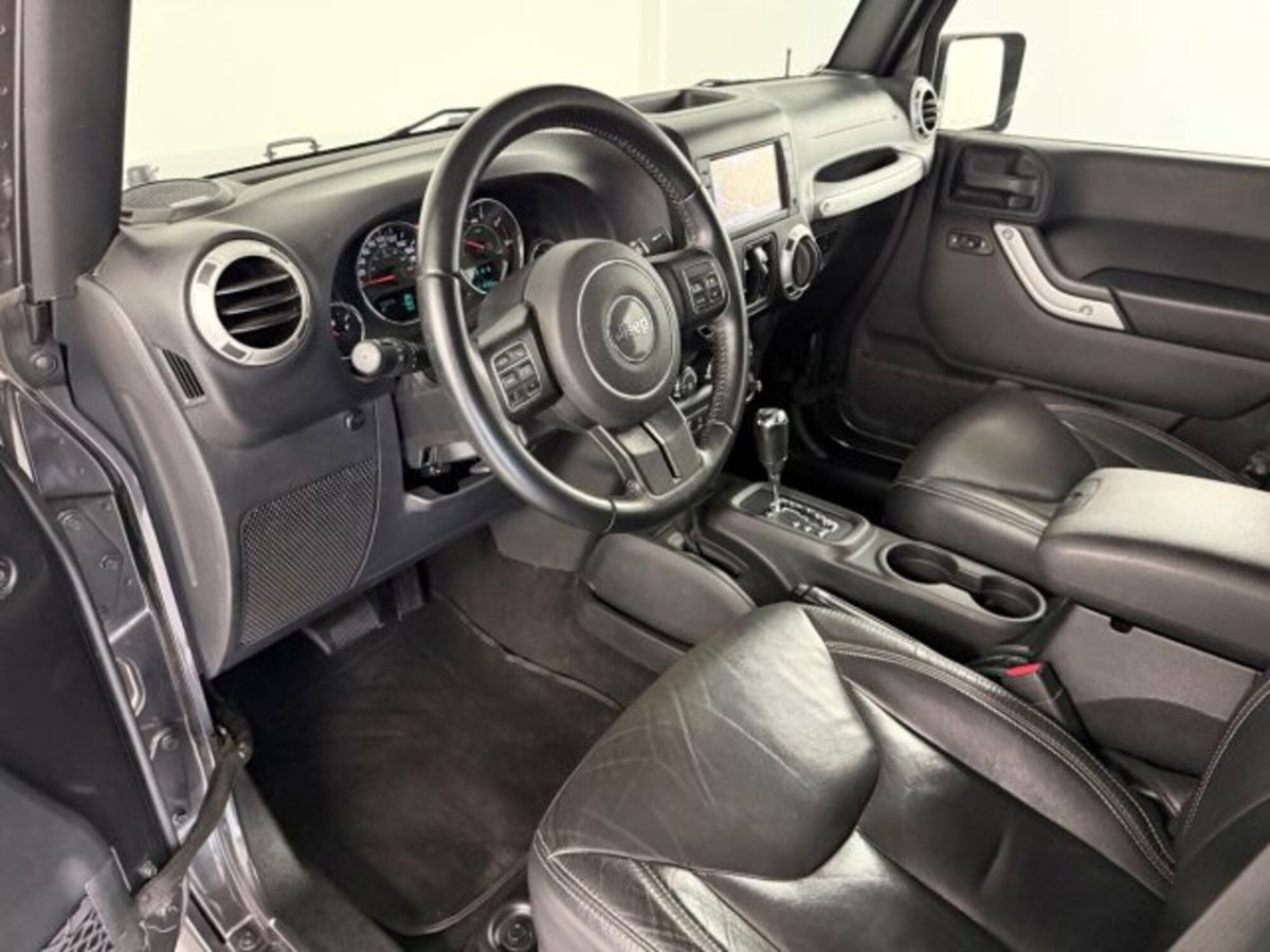 Jeep Wrangler Unlimited 2.8 CRD DPF Sahara Auto (4)