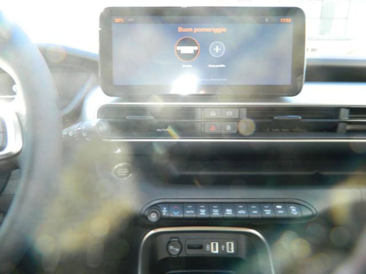 Jeep Avenger 1.2 turbo Summit fwd 100cv (13)