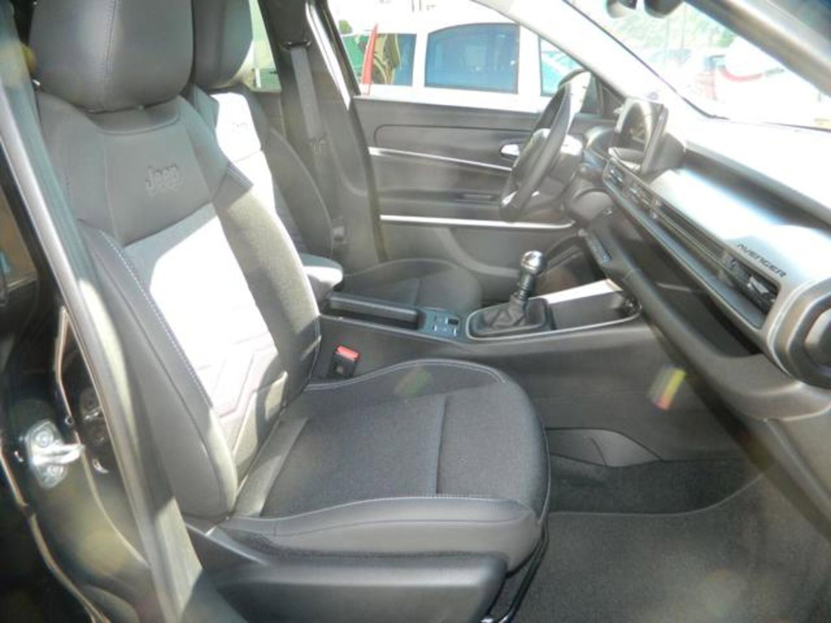 Jeep Avenger 1.2 turbo Summit fwd 100cv (15)