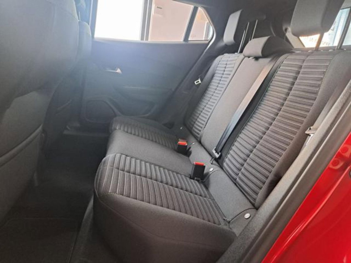Peugeot 2008 PureTech 100 S&S Allure (10)