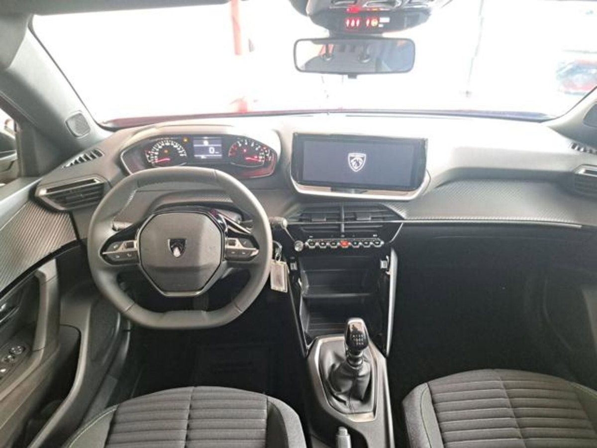 Peugeot 2008 PureTech 100 S&S Allure (4)
