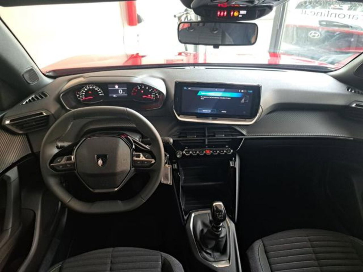 Peugeot 2008 PureTech 100 S&S Allure (5)