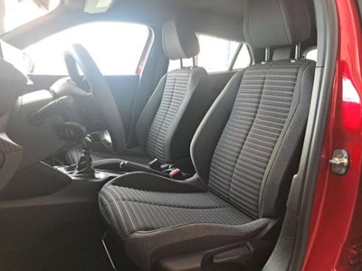 Peugeot 2008 PureTech 100 S&S Allure (9)