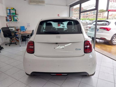 Fiat 500e Icon Berlina 42 kWh (2)