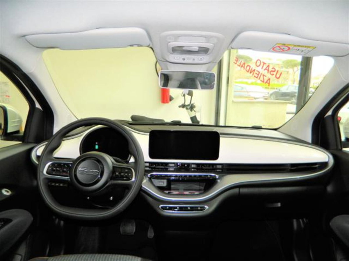 Fiat 500e Icon Berlina 42 kWh (3)