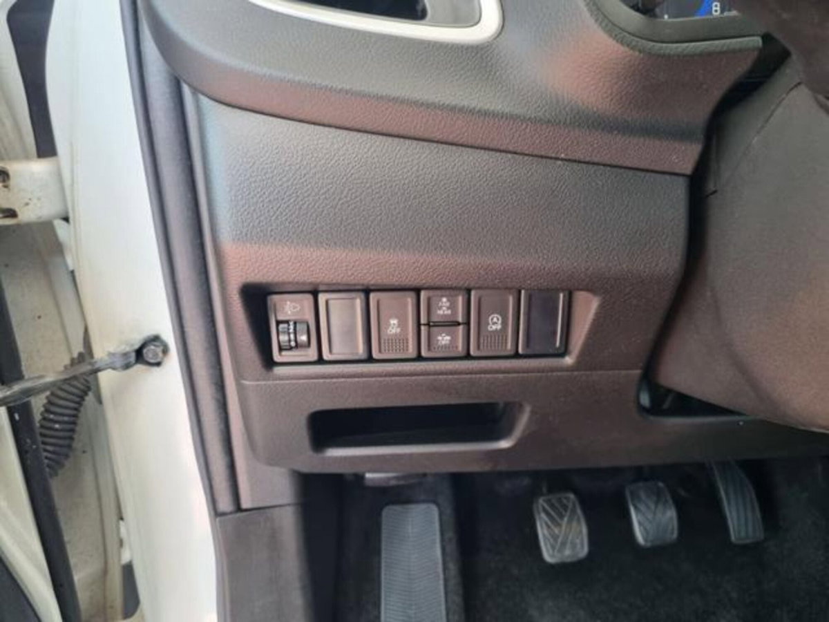 Suzuki Baleno 1.2 Hybrid B-Top (13)