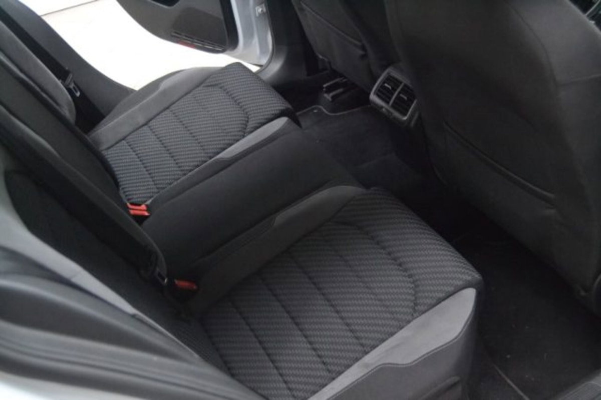 Volkswagen Golf 1.6 TDI 115 CV 5p. Business BlueMotion Technology (4)