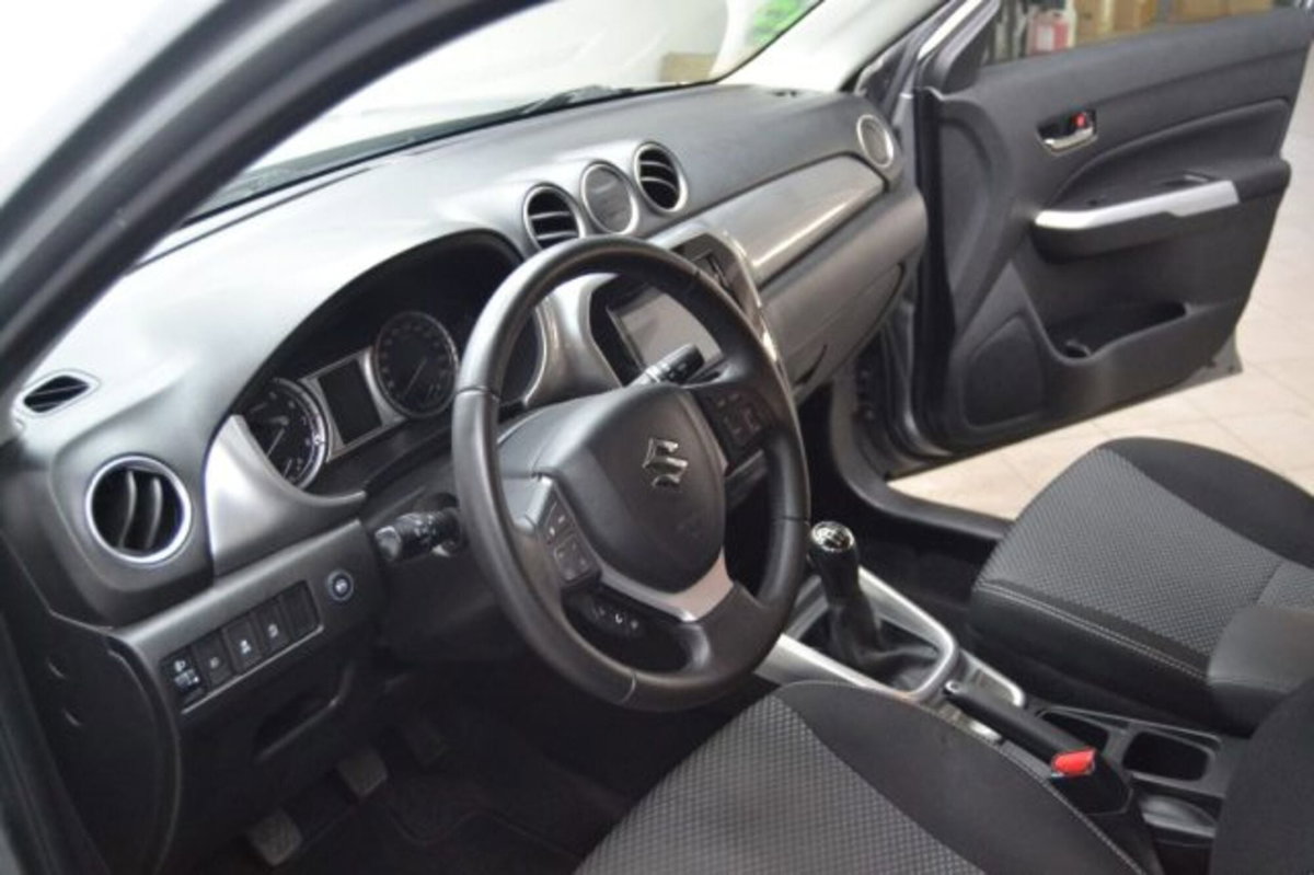 Suzuki Vitara 1.6 VVT V-Cool (10)