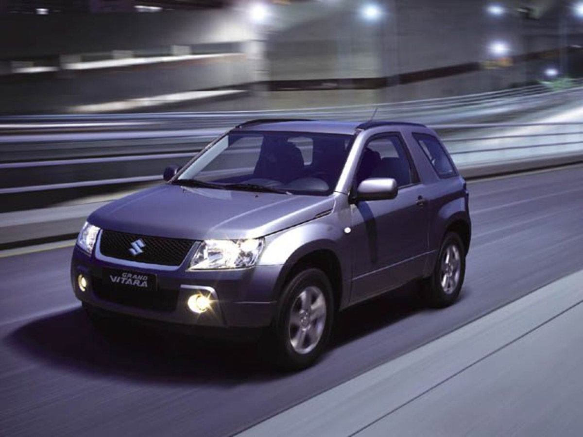 Suzuki Grand Vitara 1.9 DDiS 3 porte Offroad (12)