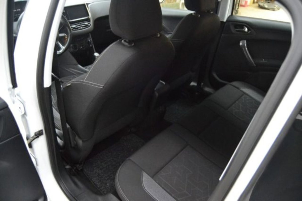 Peugeot 2008 75 Access (10)