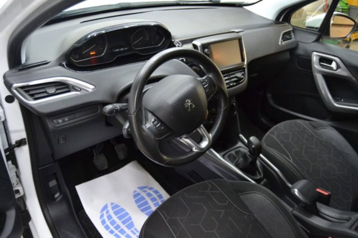 Peugeot 2008 75 Access (11)