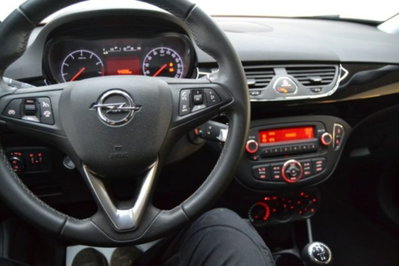 Opel Corsa 1.2 5 porte 120 Anniversary (13)