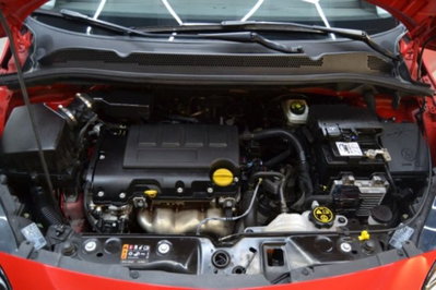 Opel Corsa 1.2 5 porte 120 Anniversary (14)