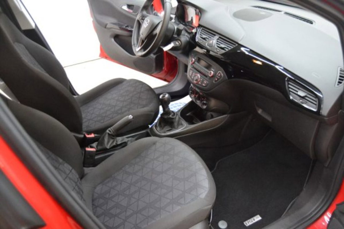 Opel Corsa 1.2 5 porte 120 Anniversary (8)