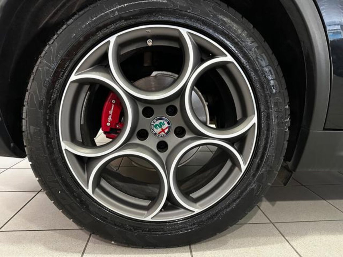 Alfa Romeo Stelvio Stelvio 2.2 Turbodiesel 180 CV AT8 RWD Executive (4)
