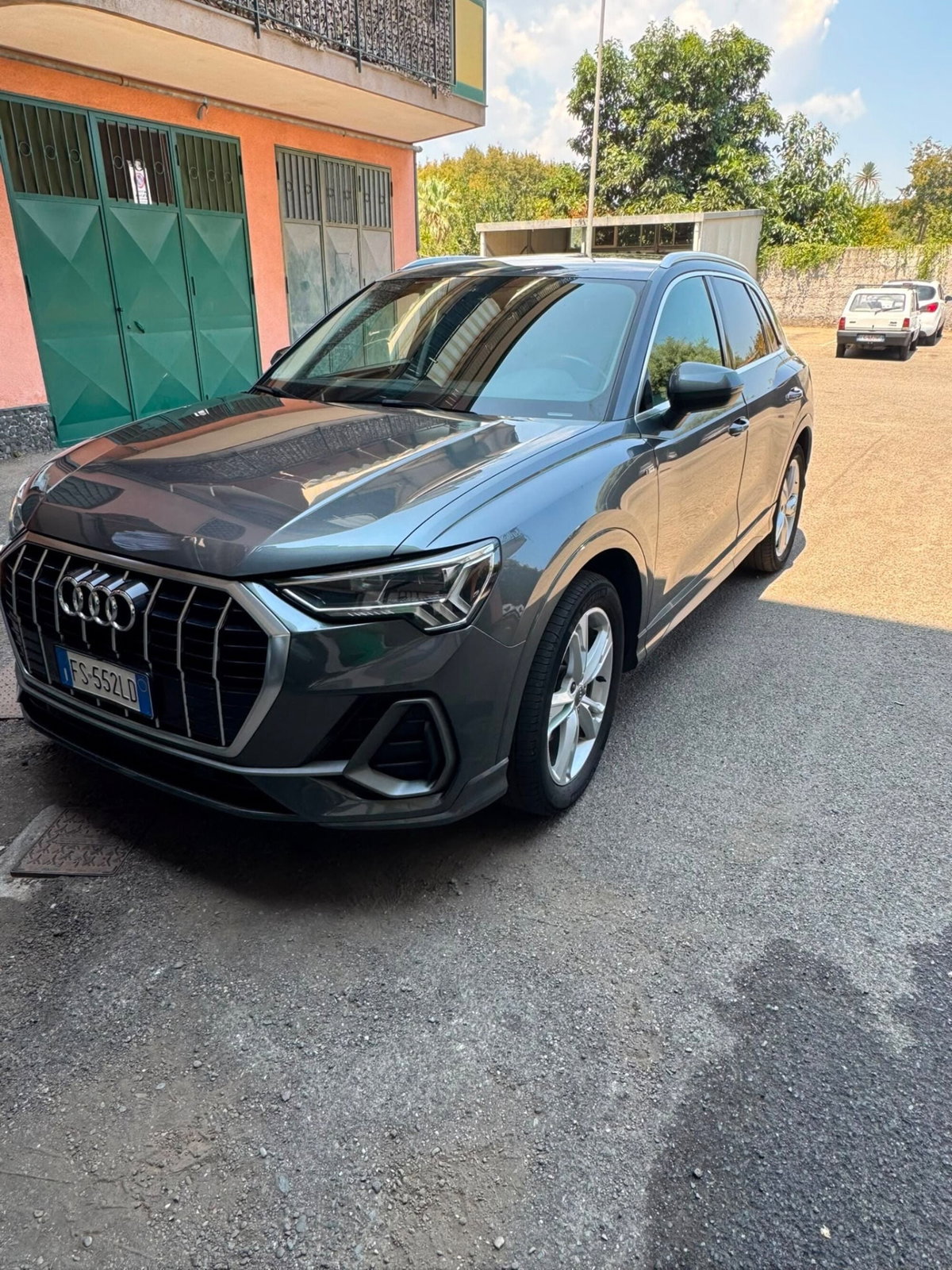 Audi Q3 2.0 TDI 150 CV Business (2)