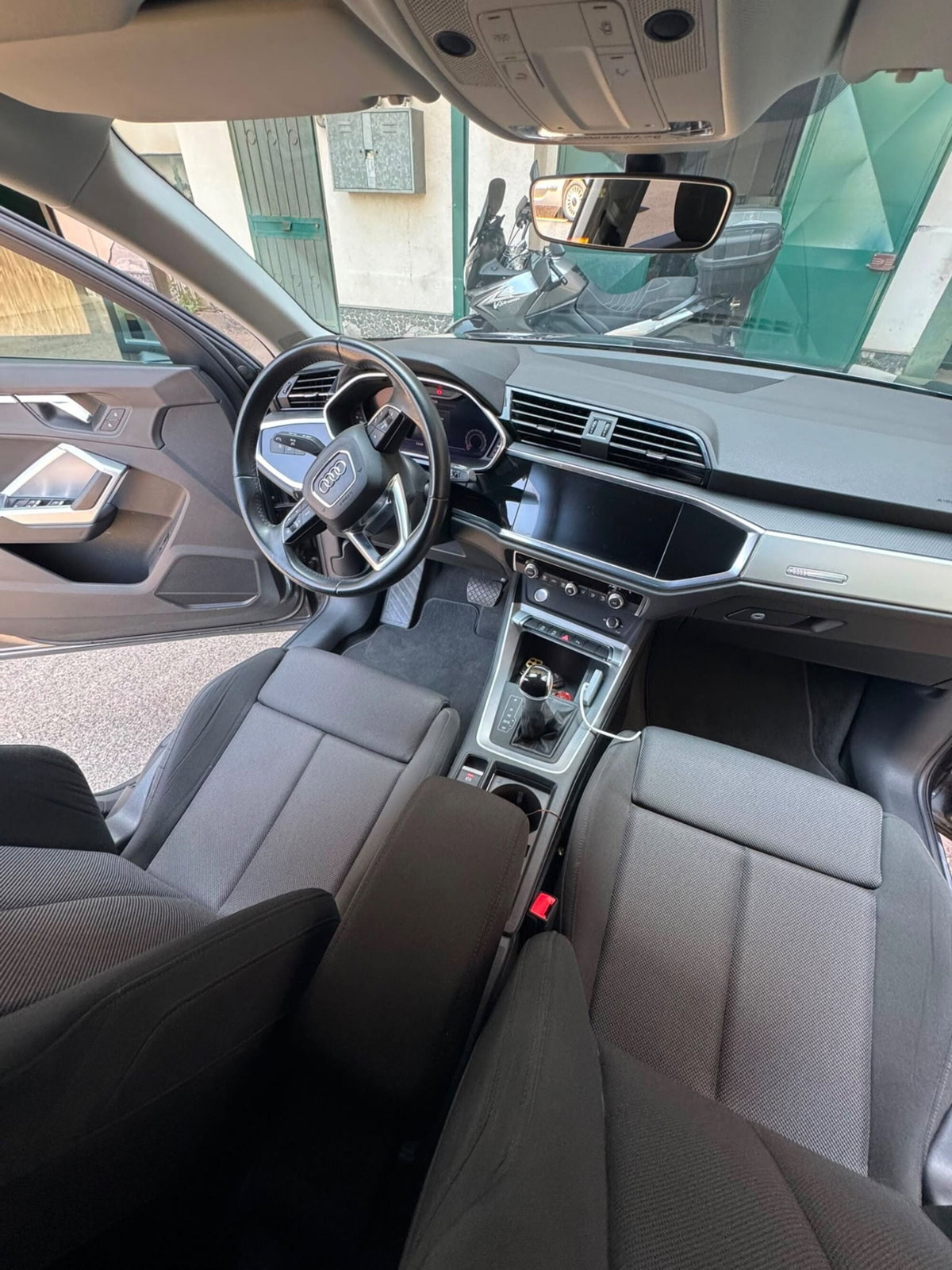 Audi Q3 2.0 TDI 150 CV Business (8)
