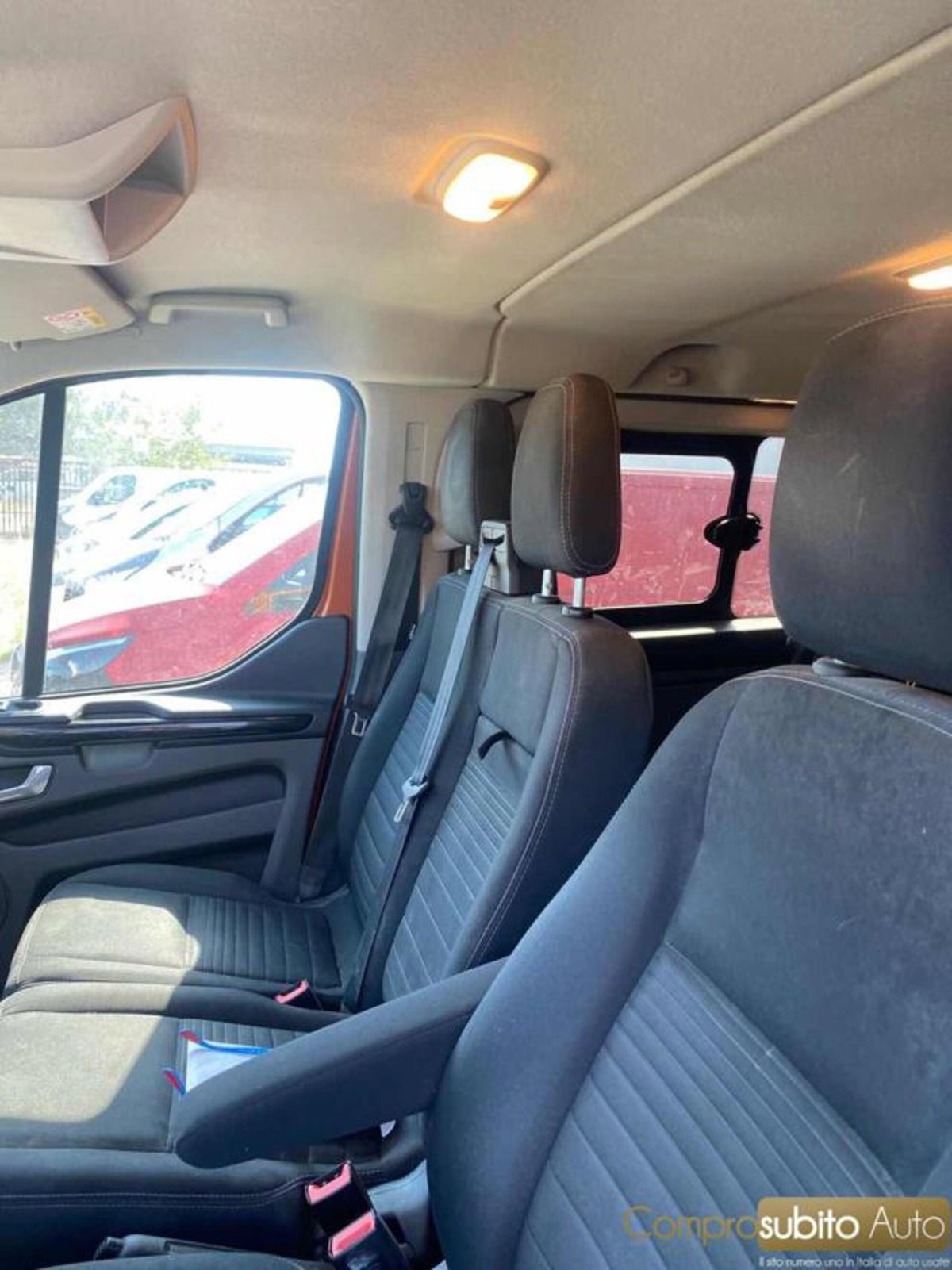 Ford Transit Custom Furgone 320 2.0 EcoBlue 130 PC Combi Trend (10)