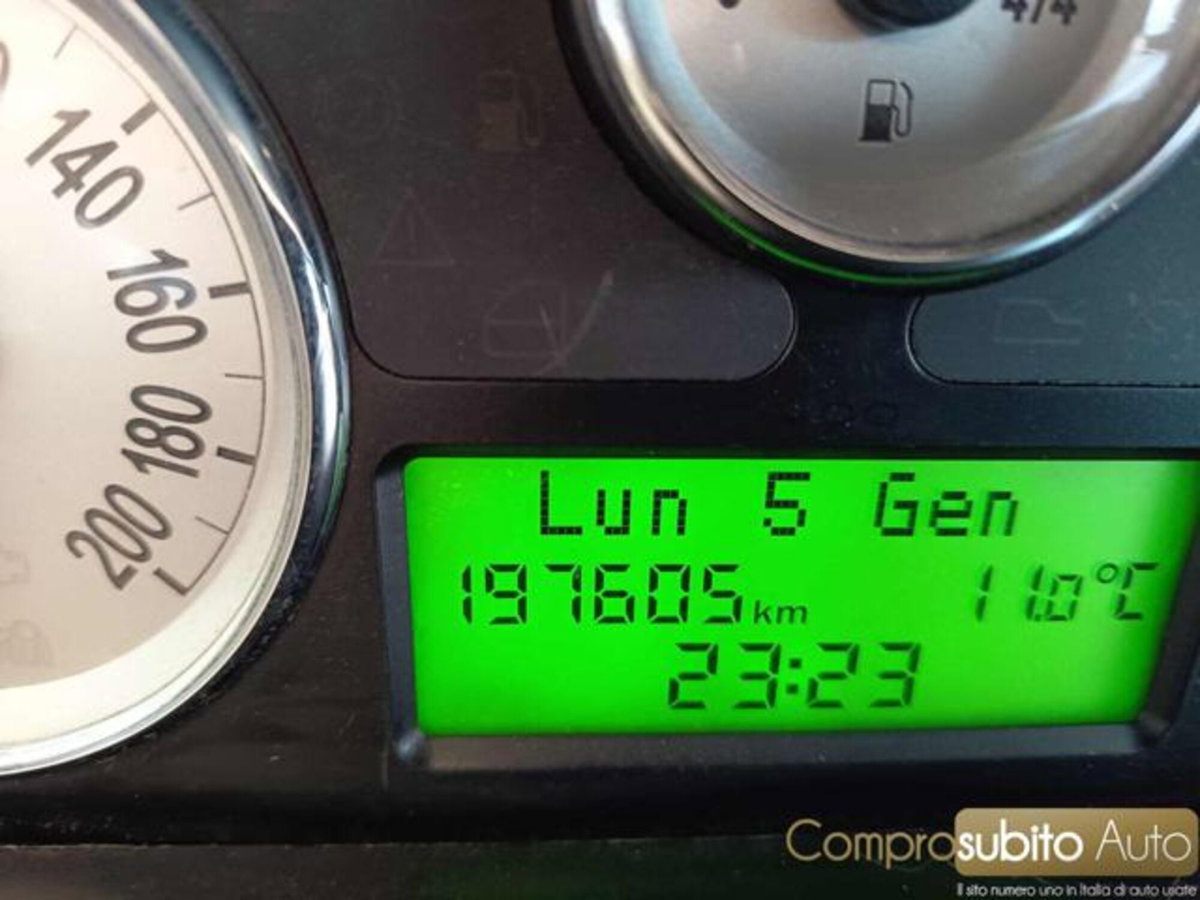 Lancia Ypsilon 1.2 69 CV Unyca (12)