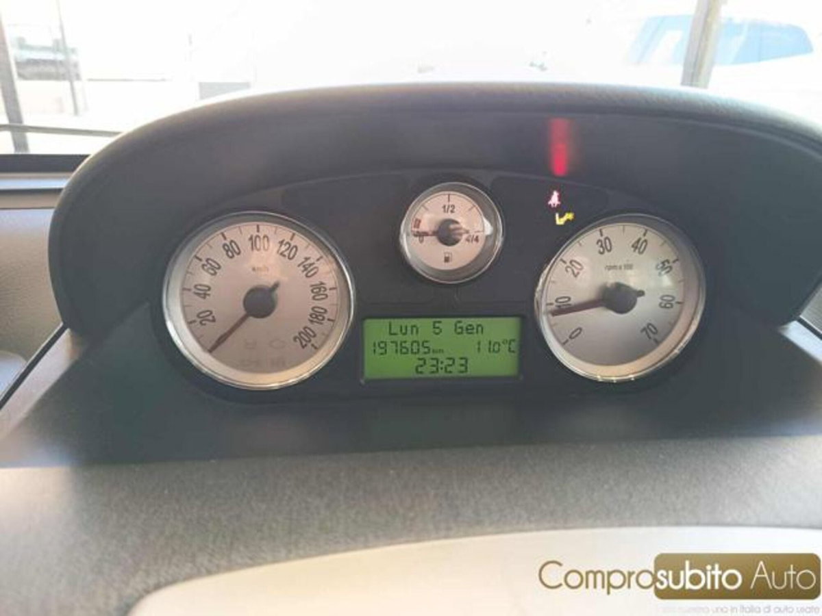 Lancia Ypsilon 1.2 69 CV Unyca (17)