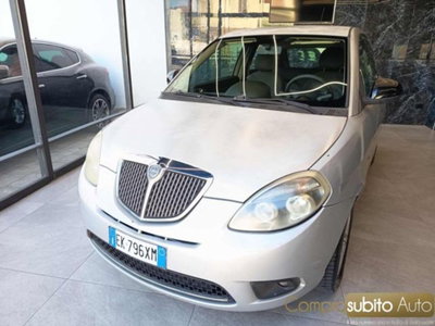 Lancia Ypsilon 1.2 69 CV Unyca (3)
