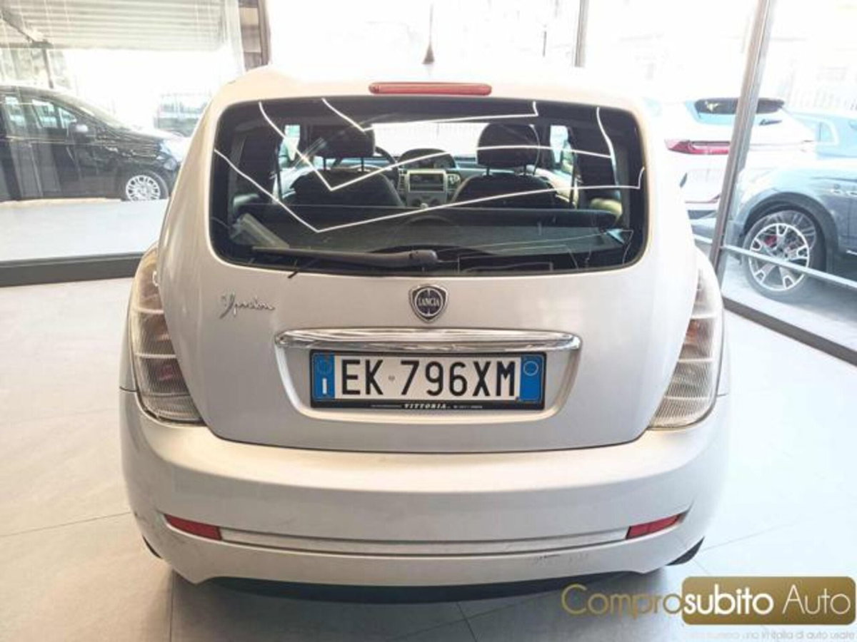 Lancia Ypsilon 1.2 69 CV Unyca (5)