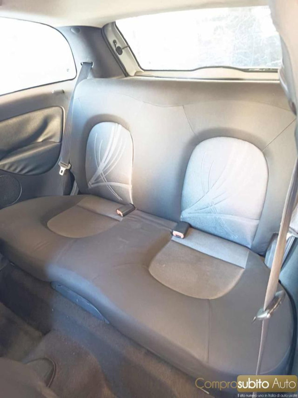 Lancia Ypsilon 1.2 69 CV Unyca (8)