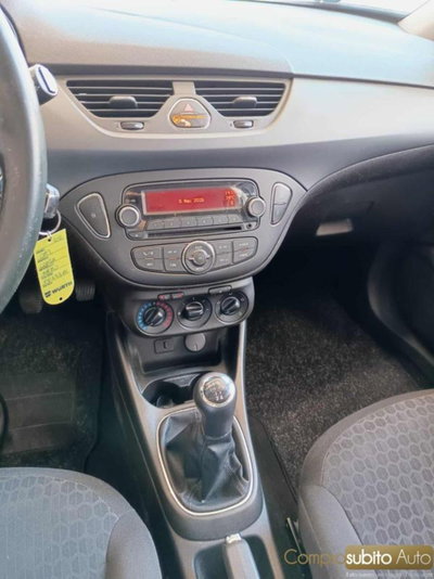 Opel Corsa 1.2 5 porte Cosmo (19)