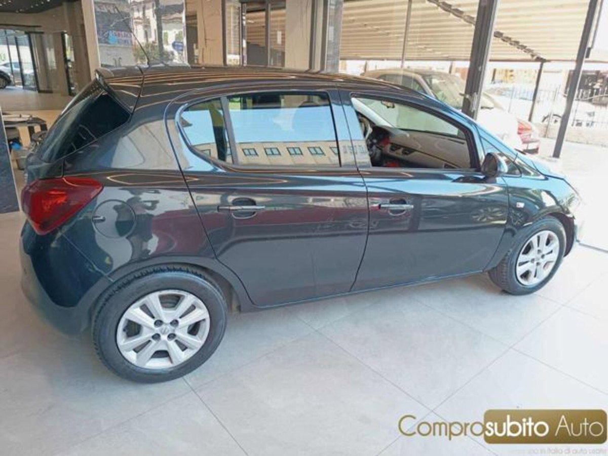Opel Corsa 1.2 5 porte Cosmo (6)