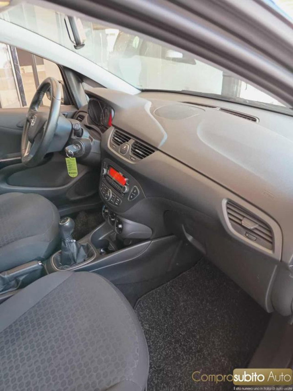 Opel Corsa 1.2 5 porte Cosmo (9)